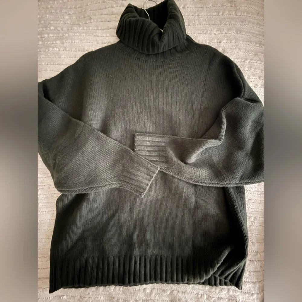 Jenni Kayne Porter Cashmere Turtleneck Sweater NWT in Forest - Picture 6 of 8